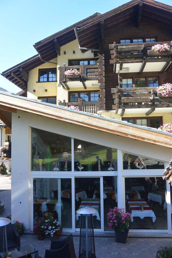 Hotel Baergsunnu Saas-Grund Bagian luar foto