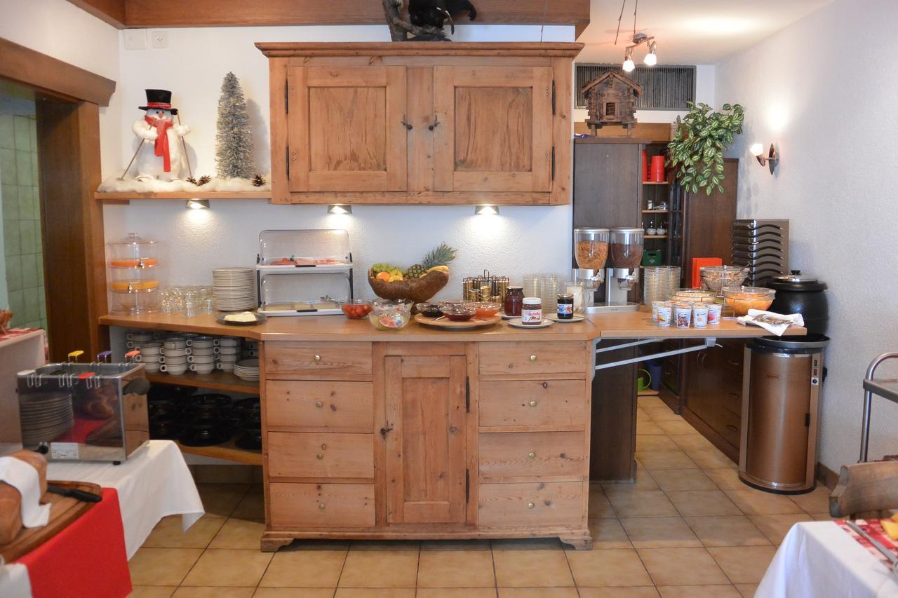 Hotel Baergsunnu Saas-Grund Bagian luar foto
