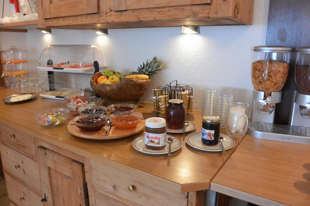 Hotel Baergsunnu Saas-Grund Bagian luar foto