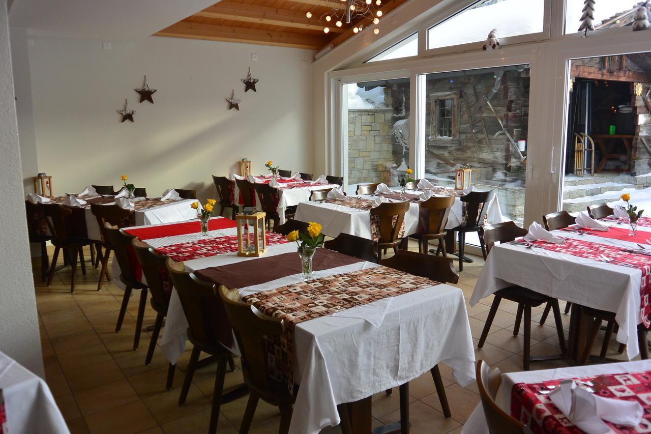 Hotel Baergsunnu Saas-Grund Bagian luar foto