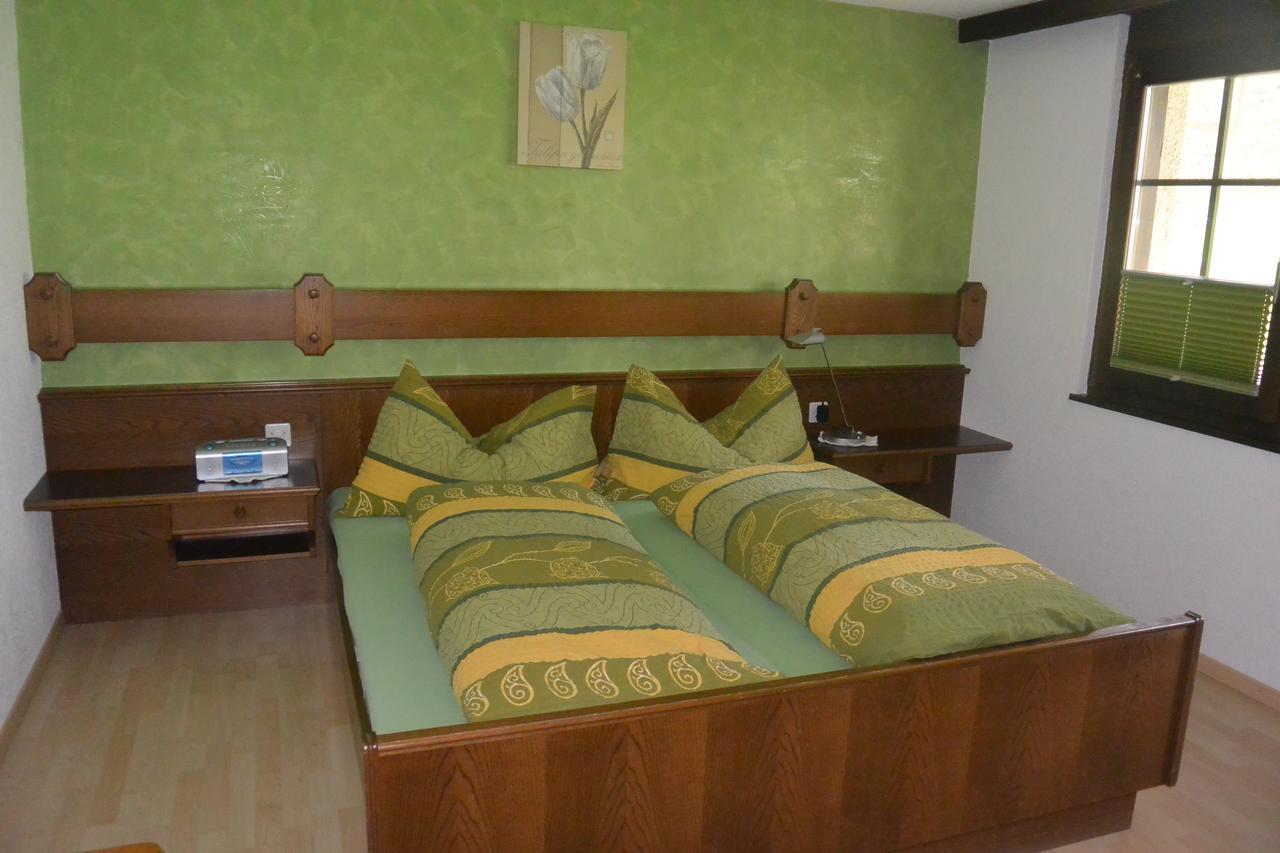 Hotel Baergsunnu Saas-Grund Bagian luar foto