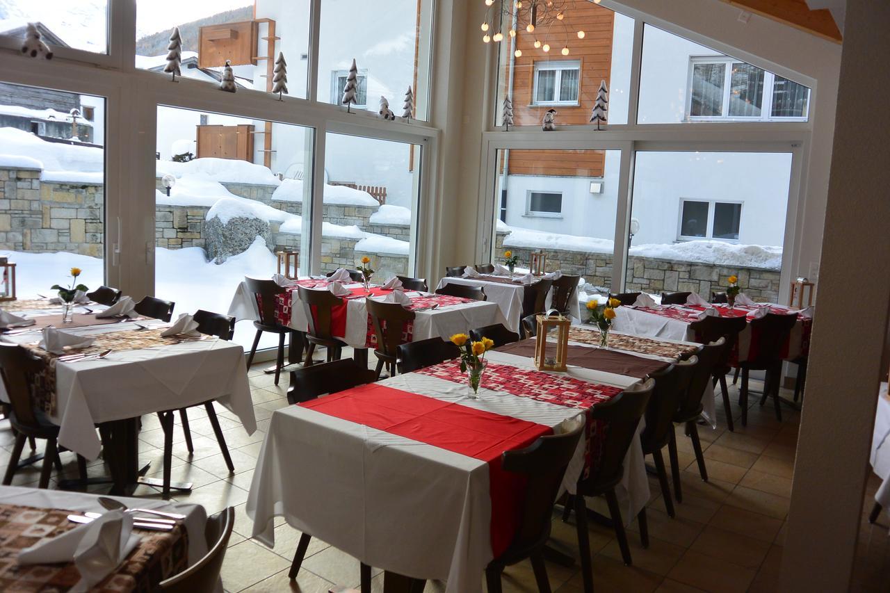 Hotel Baergsunnu Saas-Grund Bagian luar foto