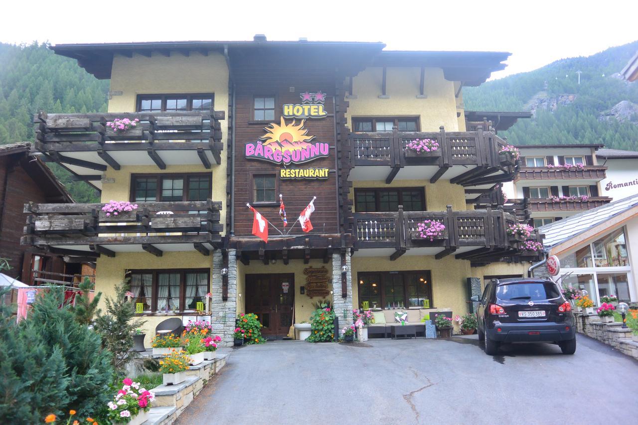 Hotel Baergsunnu Saas-Grund Bagian luar foto