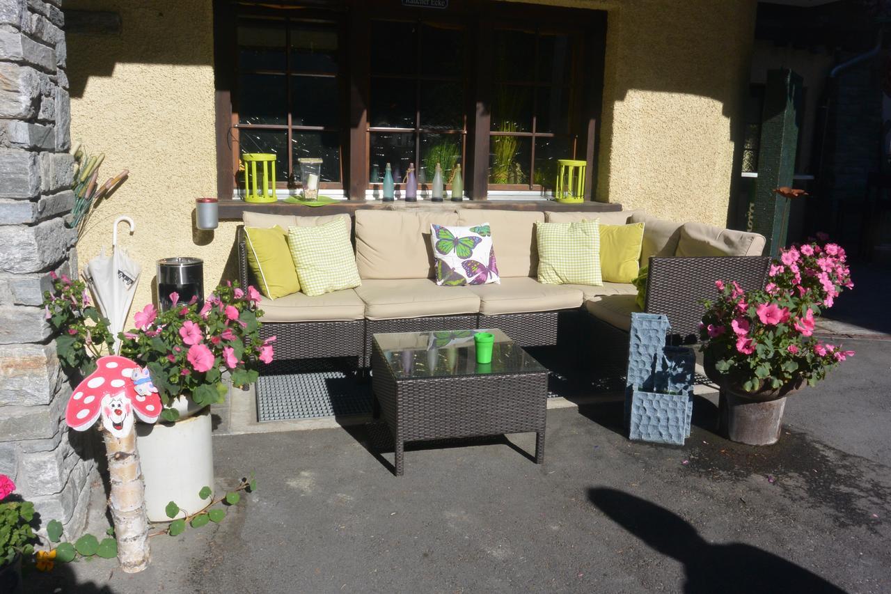 Hotel Baergsunnu Saas-Grund Bagian luar foto