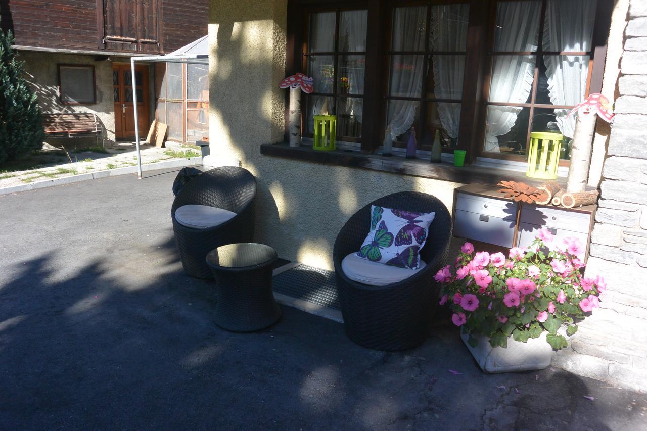 Hotel Baergsunnu Saas-Grund Bagian luar foto