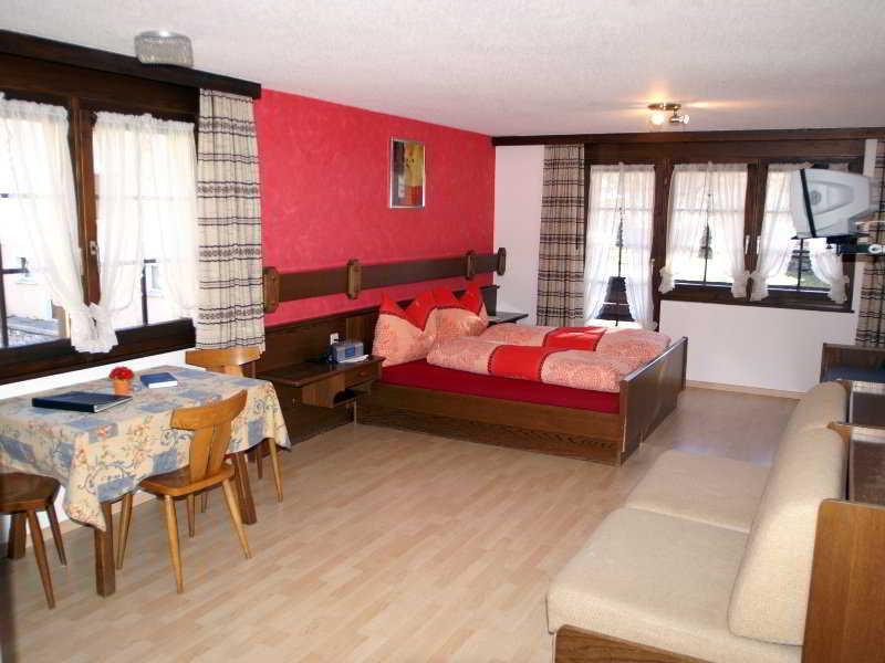 Hotel Baergsunnu Saas-Grund Bagian luar foto