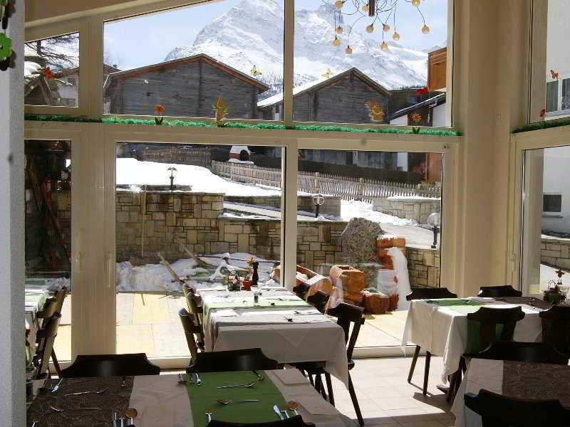 Hotel Baergsunnu Saas-Grund Bagian luar foto